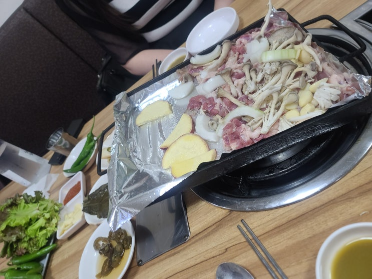 동네주민들만 안다는 맛집 맛잘알 지인소개로 유황오리구이전문점 장안점 방문