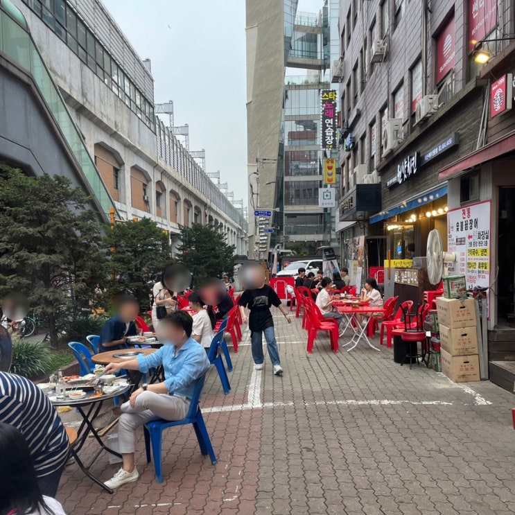 성수역 맛집, 야장에서 먹는 꼼장어 ‘전통숯불꼼장어’
