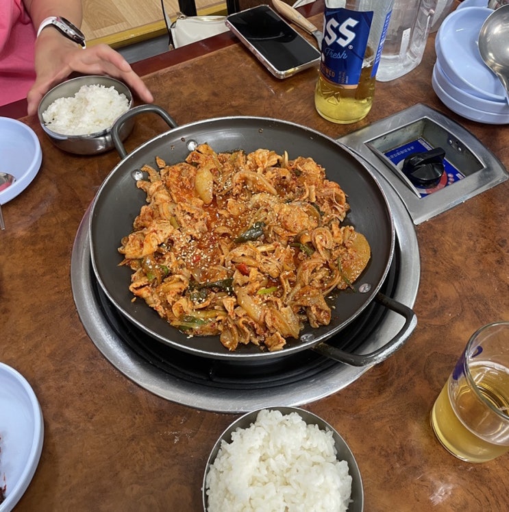  성수역 노포 백반집 ‘찐짜솥뚜껑삼겹살갈비’ 맛집