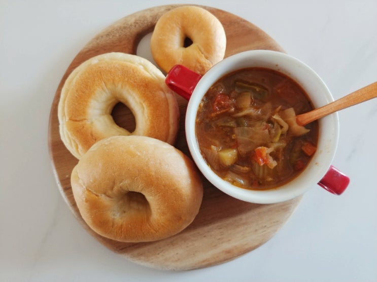 토마토스프 샐러릭 마녀스프 토마토스프 샐러릭 마녀스프