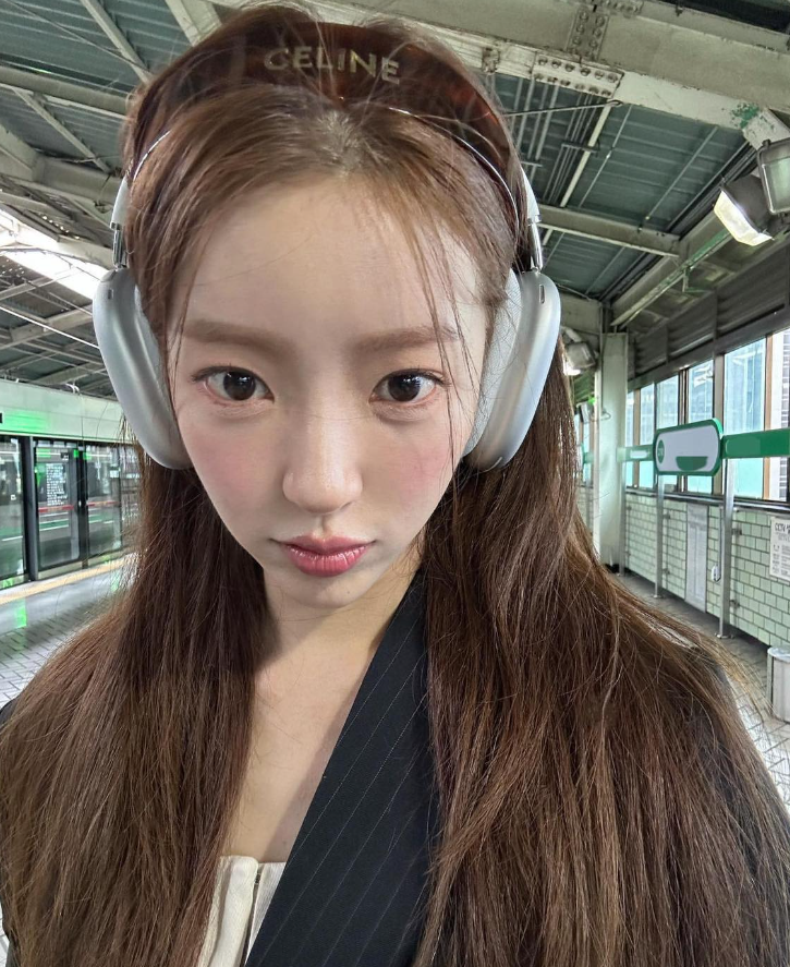  연예인 헤어 악세사리로 데일리룩으로 인기인 명품 머리띠 셀린느 헤어밴드 추천