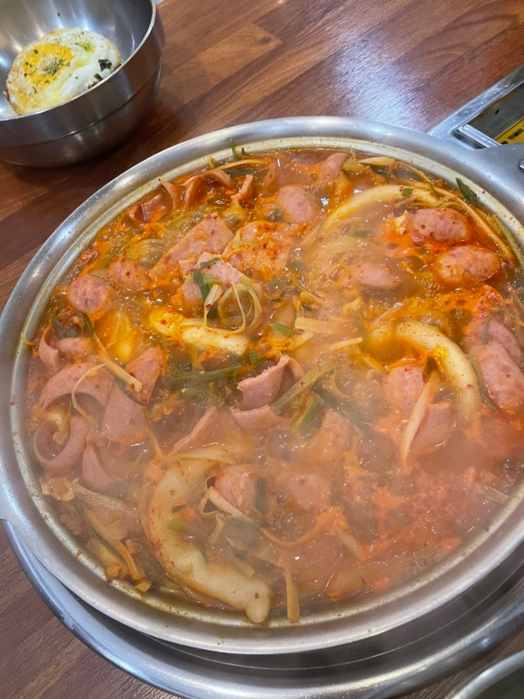  사직야구장 바로옆 부대찌개 맛있는곳 "더하고부대찌개"