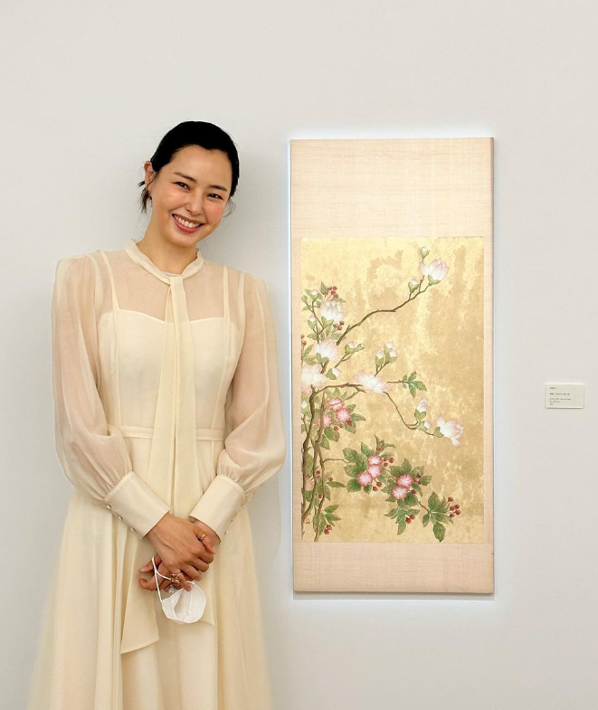 이하늬 인스타그램 속 돌잔치룩 드레스 패션 코디