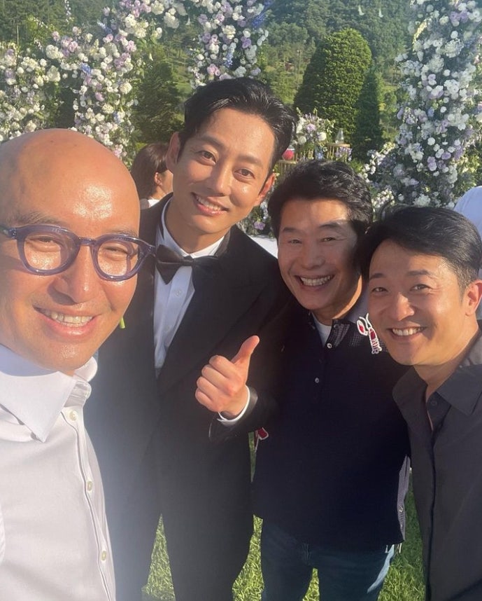 "초록초록해♥" 골프장서 결혼한 테이...스타들의 야외 결혼식, '거기 어디?'