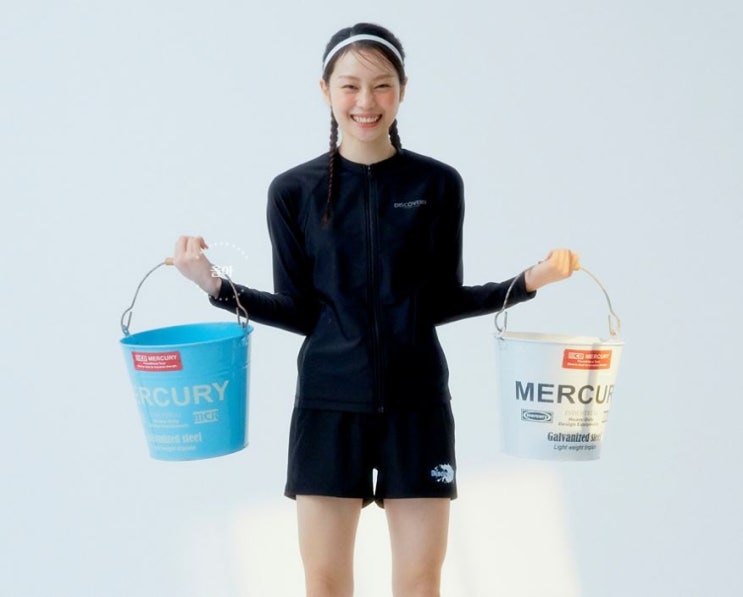  올여름 여성 래쉬가드 루즈핏  집업 세트 브랜드 Pick 3! 디스커버리, 배럴, 뉴발란스
