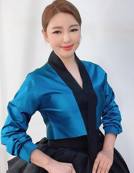 <b>송가인</b> 크루즈 팬미팅까지, 그녀의 프로필 <b>활동</b>내용 근황