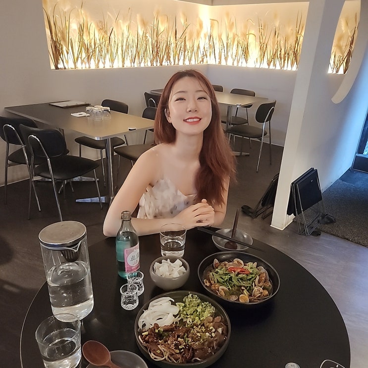  대전 봉명동 술집 원탁 감성 인테리어에 막걸리 짠