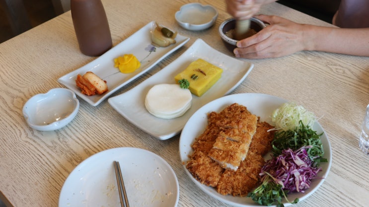 일곡동맛집 데이지더비스트로 돈까스 정식 맛있네!
