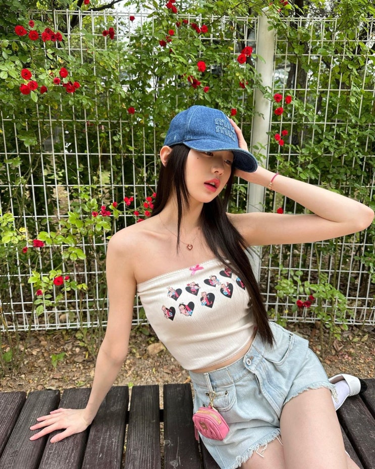  여자 야구 모자 종류 중에서 연예인 인기 명품 브랜드 볼캡인 미우미우 추천 w. 장원영