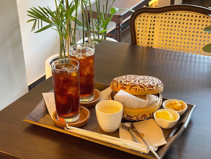 시에나커피로스터스 : 일본 감성 기찻길 뷰! 핸드드립커피 맛볼 수 있는 안양역 카페