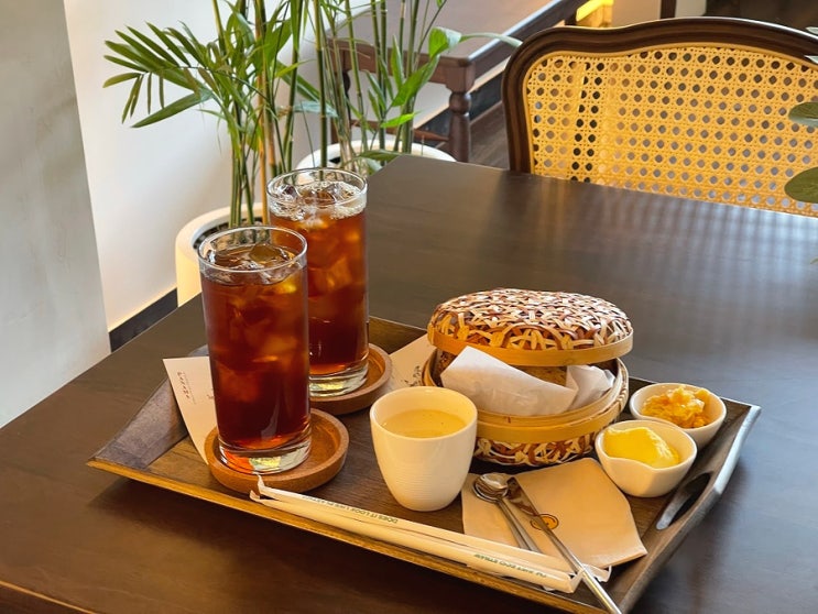  시에나커피로스터스 : 일본 감성 기찻길 뷰! 핸드드립커피 맛볼 수 있는 안양역 카페
