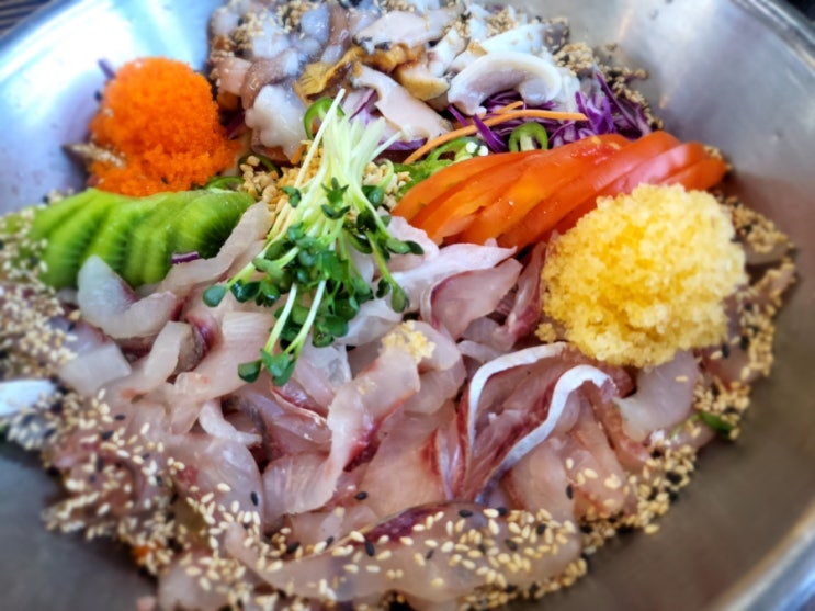  클럽72 맛집 아침식사 점심식사 함박미소 복국 / 꼬니네 물회