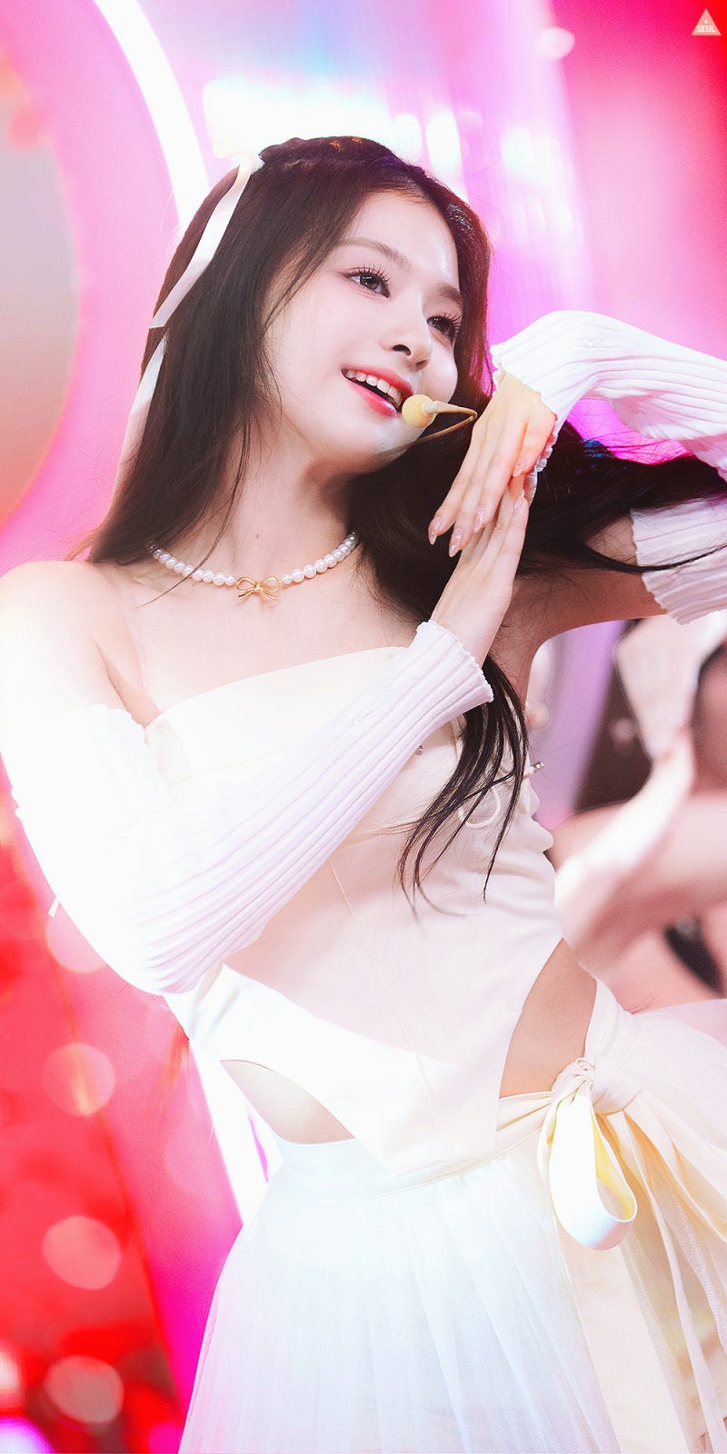 프로미스나인 이나경 'menow' 무대 배경화면_by.슬짱