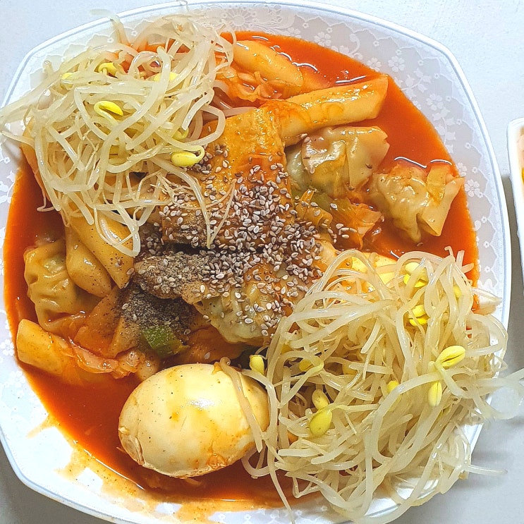  서울 순자네 떡볶이 응용 버전 콩나물 물만두 추가해서 만드는 법