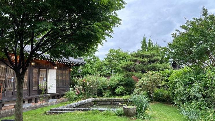  전주 | 비오는날, 전주 여행 (자매갈비전골, 동락원, 연화정 도서관, 카페 한올, 덕진공원)