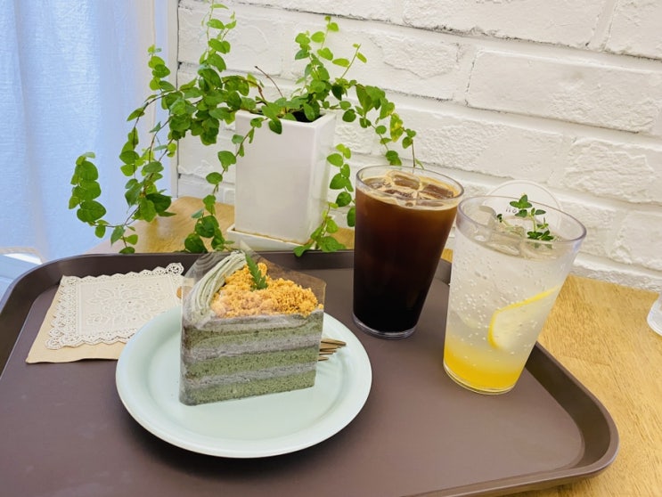 김포 풍무동 스윗트릿 케이크가 맛있는 조용하고 아늑한 분위기의 감성카페