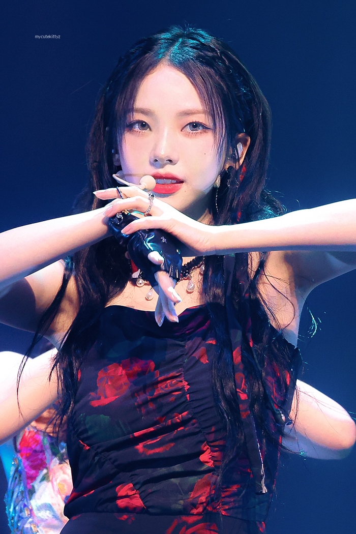 에스파 카리나 최근 공연 사진 에스파 카리나 최근 공연 사진