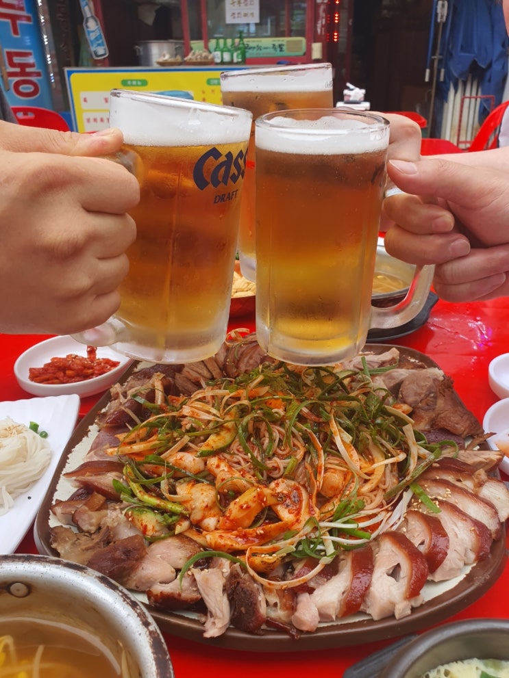  골뱅이창너머족발! 족골뱅이에 호프한잔!