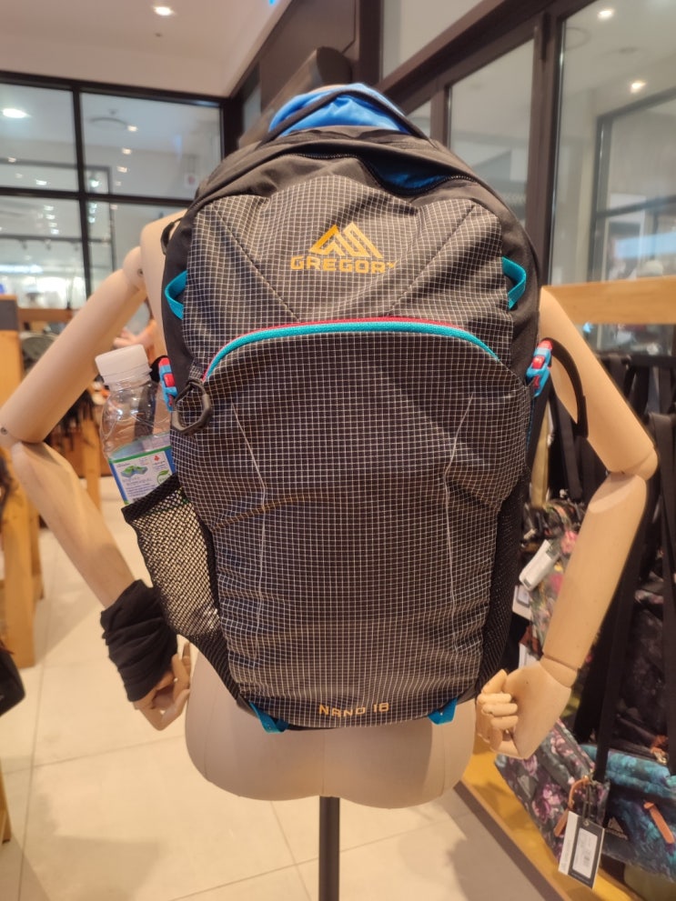  남녀배낭 나노 18리터 테크노 블랙 43J59002