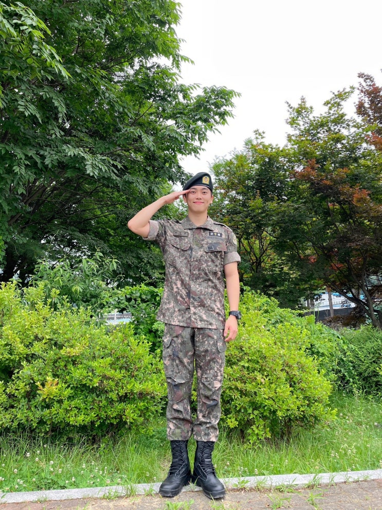남돌 온앤오프에서 처음으로 전역한 엠케이 남돌 온앤오프에서 처음으로 전역한 엠케이
