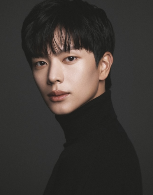 남자 마름모 얼굴형 헤어스타일 박서준 육성재