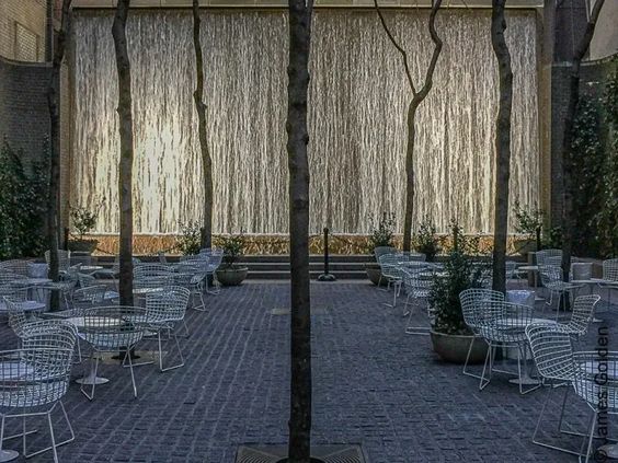  미국 뉴욕의 쌈지 공원, 페일리 파크 Paley Park