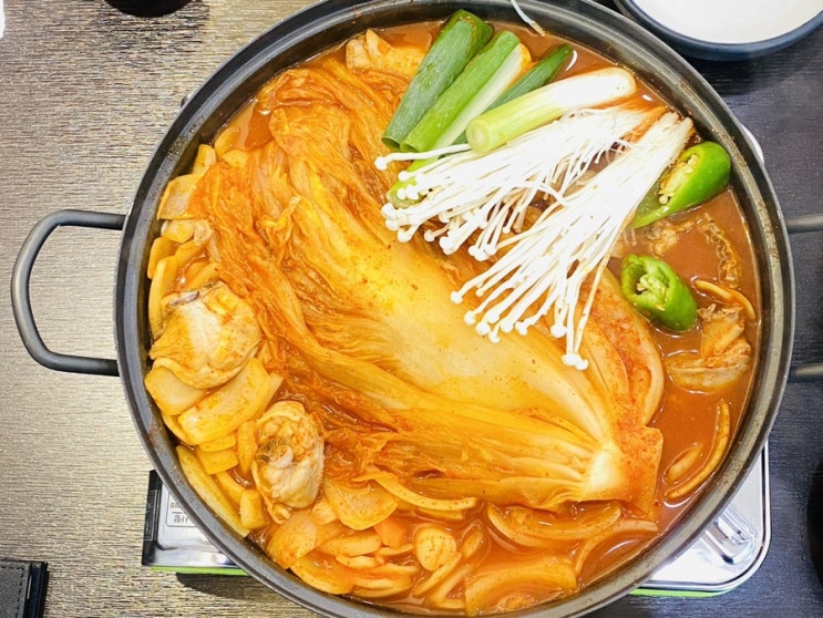 인천 당하동 몸보신에 좋은 보양식 깔끔하고 얼큰한 묵은지 닭매운탕 논현삼계탕 검단점