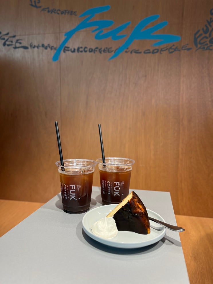 일본 후쿠오카 캐널시티 근처 카페 - 훅커피 FUK COFFEE