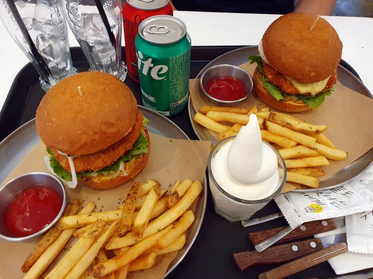  장한평역 맛집 블리스버거 장안동 카페 수제버거 꿀맛