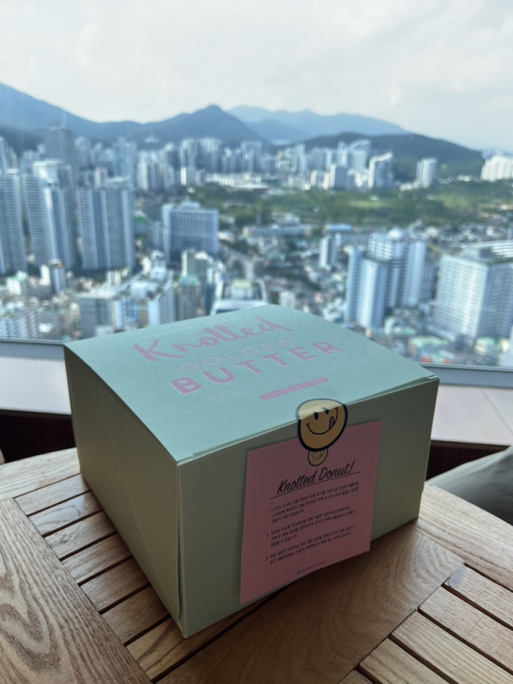  [부산] 서면 롯데백화점 노티드에서 도넛 골라 먹기! (우유 생크림 내 맘속 1등)