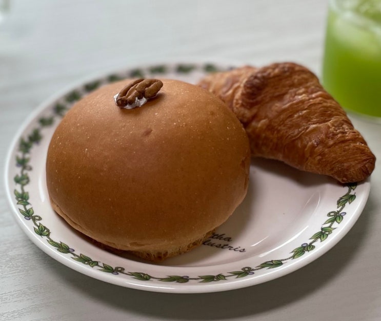 기대보다 맛이 좋았던 가성비 빵 / 코스트코 미니 버터 크라상, 단팥 크림빵