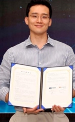  ‘건설업계 황태자’ 김대헌 호반그룹 대표,역대급 위기에 경영권 승계 시험대,공공택지 사들이며 눈부신 급성장‘특가법상 배임’ 총수일가 수사로 확대될까장남, 경영수업 기간 짧아...