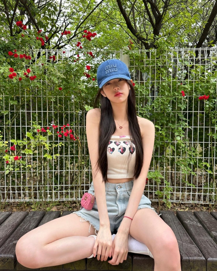"마네킹도 놀라겠어" 장원영, 비현실적 비주얼에 '깜짝' 놀라 "마네킹도 놀라겠어" 장원영, 비현실적 비주얼에 '깜짝' 놀라