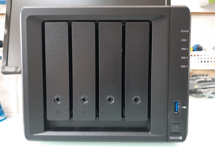  시놀로지 나스 DS423+ WD80EAZZ 8테라 4개 레이드5 구성