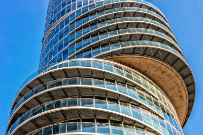  아파트투자의 위험과 기회 (The Risks and Opportunities of Investing in Apartments)