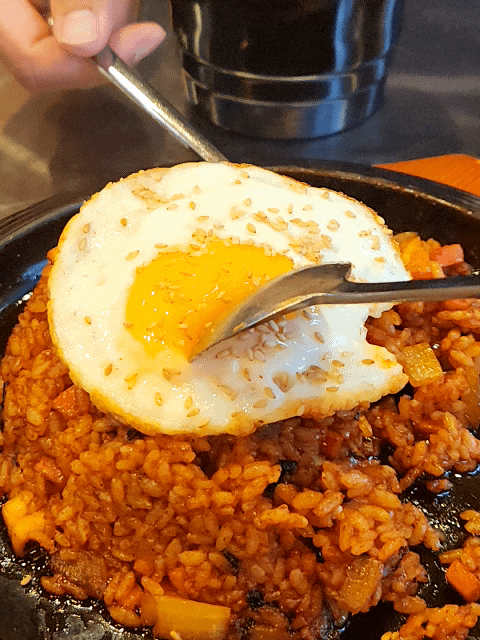  진주 땡초김밥본점 - 철판볶음밥 미쳤어
