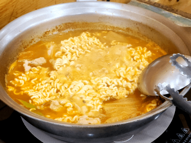  관평동 김치찌개 맛집 묵은정 관평점