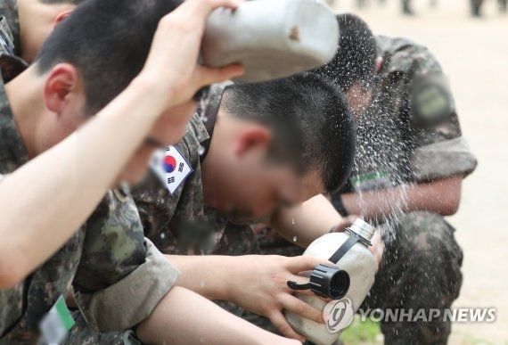 4일된 훈련병 소대장 에게 눈깔아 개X밥 같은 게 폭행 20대 훈련병 부대 어디 집행유예 4일된 훈련병 소대장 에게 눈깔아 개X밥 같은 게 폭행 20대 훈련병 부대 어디 집행유예