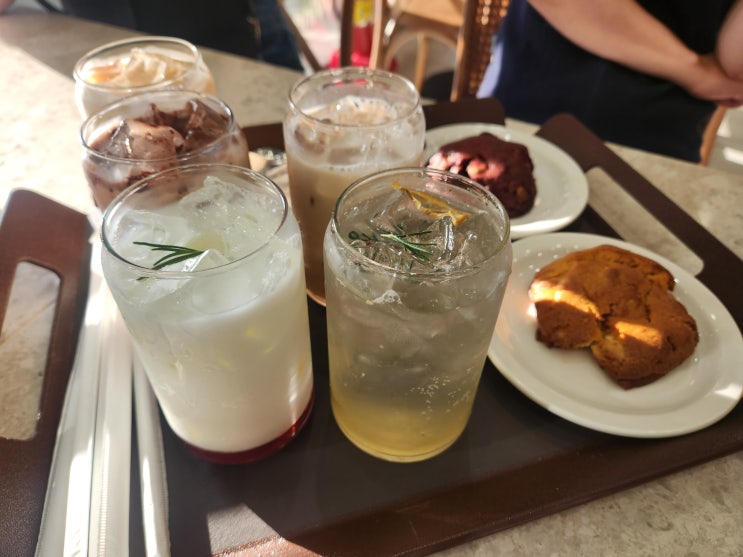  영등포 타임스퀘어 카페 & 브런치 멜라 mela