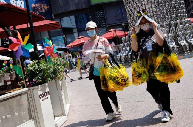중국 베이징 '40도 폭염' 지속…사상 첫 사흘연속 적색경보 중국 베이징 '40도 폭염' 지속…사상 첫 사흘연속 적색경보