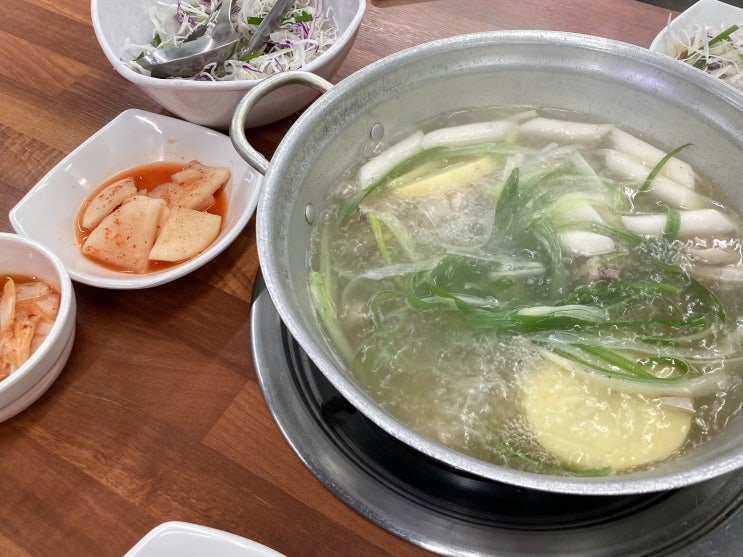  신용산 맛집 | 깊은 육수가 맛있는 신용산 닭한마리 본점