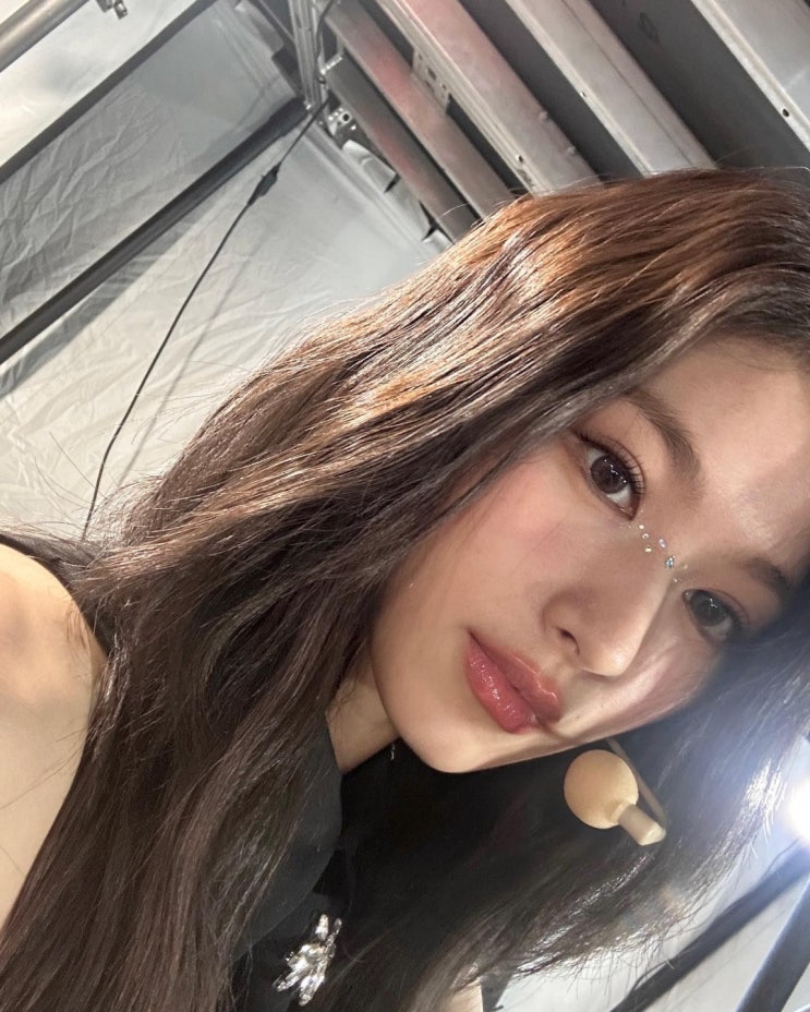 사나, "뉴 트와이스 우정링" 자랑...어마무시한 크기에 깜짝 사나, "뉴 트와이스 우정링" 자랑...어마무시한 크기에 깜짝