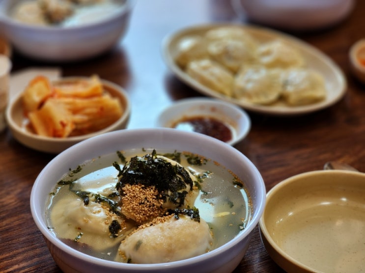  강화도 아침으로 이북식 김치만두달인 ::학생분식::김치만둣국
