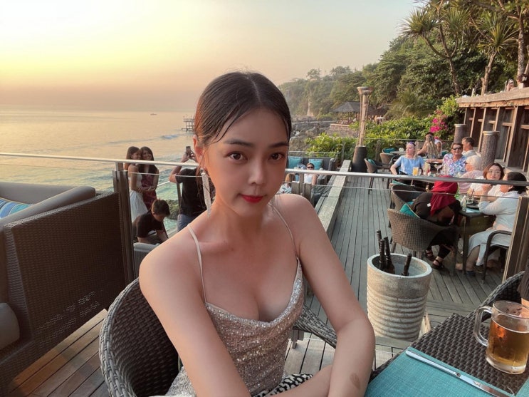 트랜스젠더 모델 최한빛, 남편이 툴툴거린 노출..."한국서 못 입는 옷" 트랜스젠더 모델 최한빛, 남편이 툴툴거린 노출..."한국서 못 입는 옷"