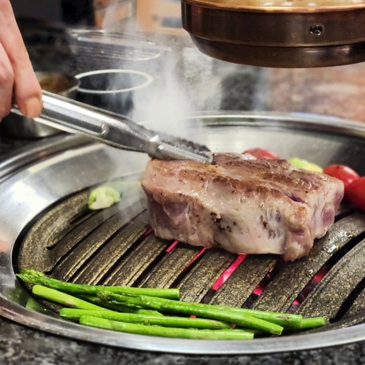  고급진 분위기에서 소 돼지 전부 즐기는 역삼역맛집