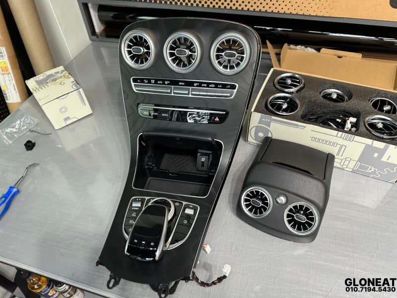 인천 서구 / 엠비언트 / 벤츠C클래스(W205)AMG - 송풍구엠비언트 교체로 더욱 멋스럽게 / 벤츠 / C-클래스 / C-클래스 W206