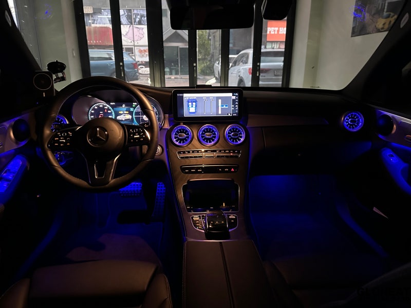인천 서구 / 엠비언트 / 벤츠C클래스(W205)AMG - 송풍구엠비언트 교체로 더욱 멋스럽게 / 벤츠 / C-클래스 / C-클래스 W206