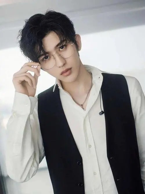 프라다 앰버서더의 저주일까 - 차이쉬쿤 루머 : 네이버 블로그