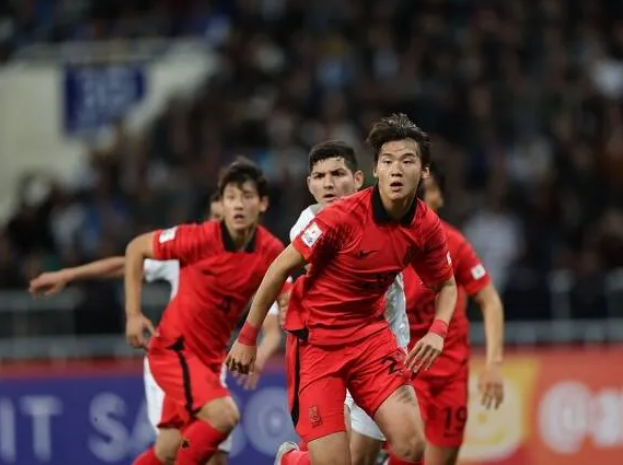 EPL 브렌트포드 입단한 04년생 <b>센터백</b> <b>김지수</b>