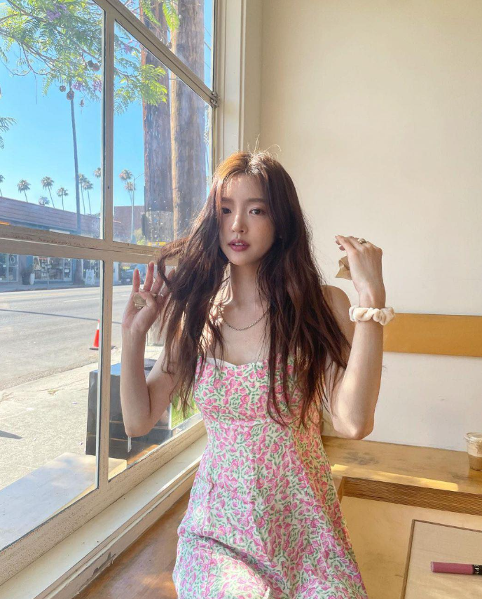  매력적인 여자 여름 원피스 코디 데일리룩 알아보기 W. 배우 홍지윤 패션